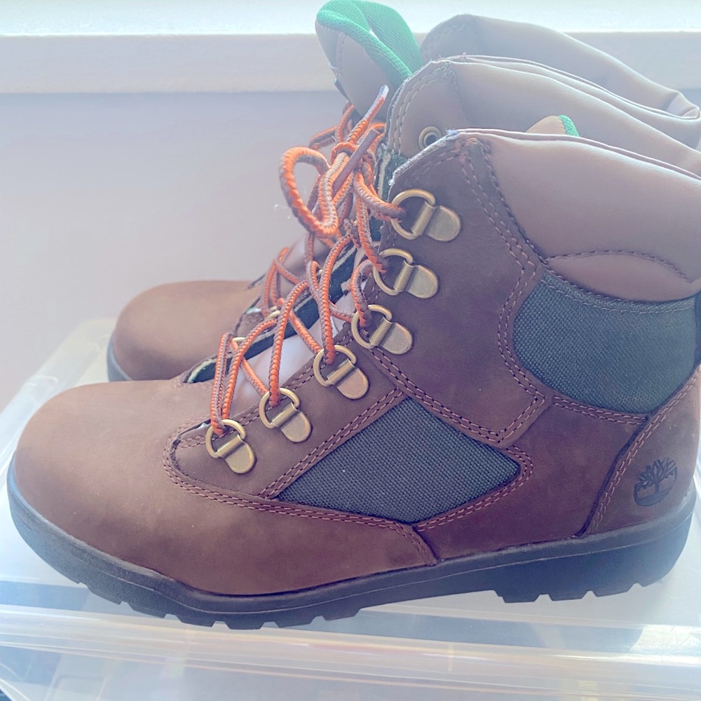 Womens/ Kids boots size 5